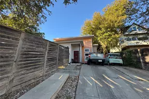 2708 Oak Springs Dr, Austin, TX 78702 - Photo 1