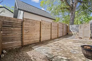 1907 E 20th St, Austin, TX 78722 - Photo 35