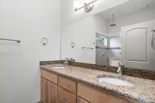 1907 E 20th St, Austin, TX 78722 - Photo 33