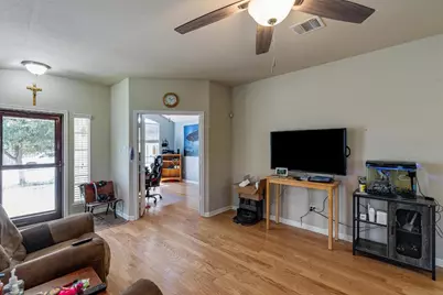 604 Comal Run, Hutto, TX 78634 - Photo 5