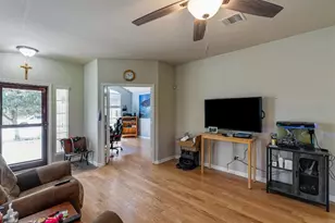 604 Comal Run, Hutto, TX 78634 - Photo 5