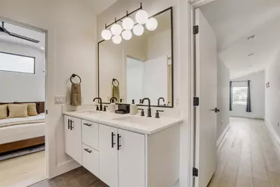 3300 E Martin Luther King Jr Boulevard #B, Austin, TX 78721 - Photo 15