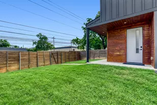 3300 E Martin Luther King Jr Blvd, Austin, TX 78721 - Photo 29
