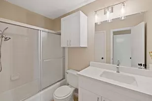 203 E 31st St, Austin, TX 78705 - Photo 31