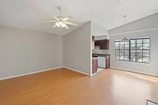 203 E 31st St, Austin, TX 78705 - Photo 11