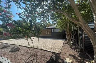 1403 Newfield Ln, Austin, TX 78703 - Photo 3