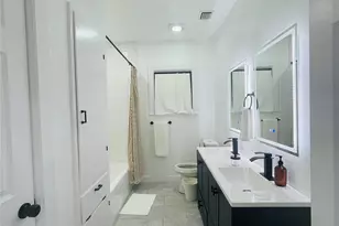 1403 Newfield Ln, Austin, TX 78703 - Photo 13