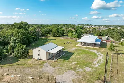 114 La Cascada Pass, Elgin, TX 78621 - Photo 3