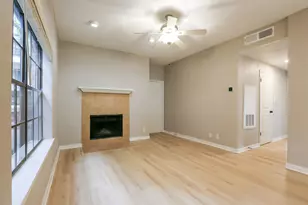 203 E 31st St, Austin, TX 78705 - Photo 13