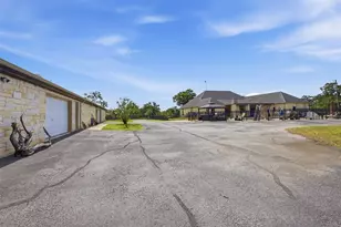 2936 Fm 1704, Elgin, TX 78621 - Photo 33