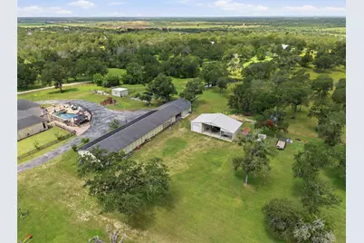 2936 Fm 1704, Elgin, TX 78621 - Photo 37