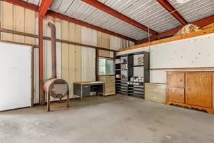 571 Pine Canyon Dr, Smithville, TX 78957 - Photo 11