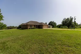 1504 Co Rd 459, Thorndale, TX 76577 - Photo 3