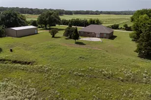 1504 Co Rd 459, Thorndale, TX 76577 - Photo 25