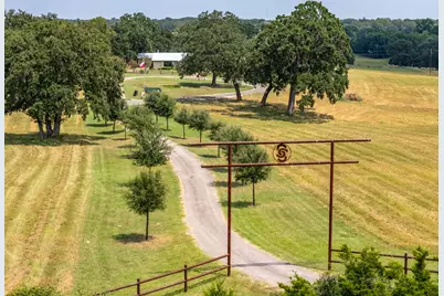 1045 Private Road 7005, Lexington, TX 78947 - Photo 1