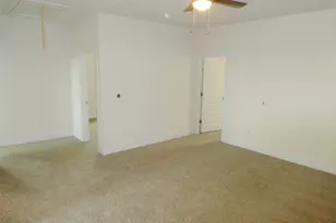 8201 Greyhawk Cv, Austin, TX 78744 - Photo 17