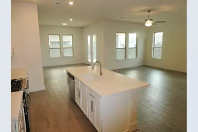 8201 Greyhawk Cove, Austin, TX 78744 - Photo 7