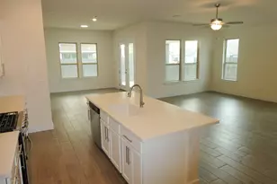 8201 Greyhawk Cv, Austin, TX 78744 - Photo 7