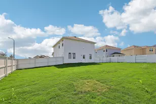 128 Honeybee Ln, Elgin, TX 78621 - Photo 35