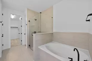 225 Pacific Grove Cir, Liberty Hill, TX 78642 - Photo 23
