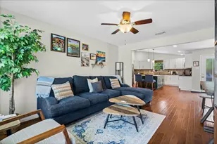 8514 Burrell Dr, Austin, TX 78757 - Photo 3