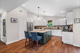 8514 Burrell Dr, Austin, TX 78757 - Photo 5