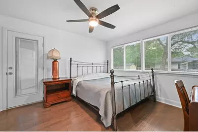 910 E 54th Street, Austin, TX 78751 - Photo 11
