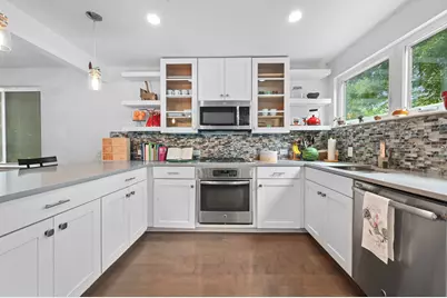 910 E 54th Street, Austin, TX 78751 - Photo 9