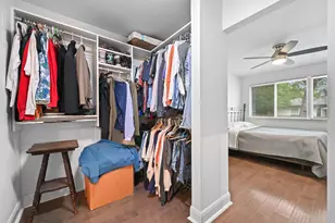 910 E 54th St, Austin, TX 78751 - Photo 15