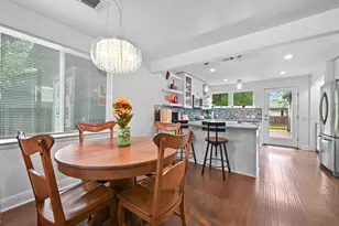910 E 54th St, Austin, TX 78751 - Photo 7