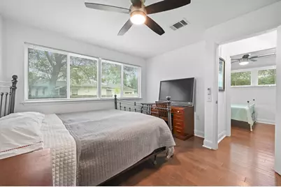 910 E 54th Street, Austin, TX 78751 - Photo 13