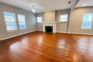 404 E 35th Street E, Austin, TX 78705 - Photo 5