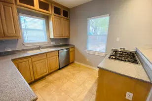 404 E 35th Street E, Austin, TX 78705 - Photo 11