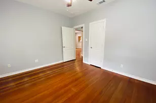 404 E 35th Street E, Austin, TX 78705 - Photo 19