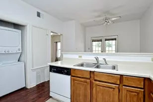 2216 San Gabriel St, Austin, TX 78705 - Photo 5