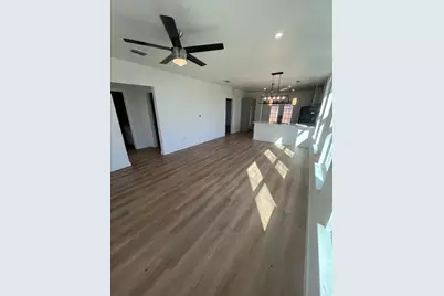 115 W Ila Street, Elgin, TX 78621 - Photo 5