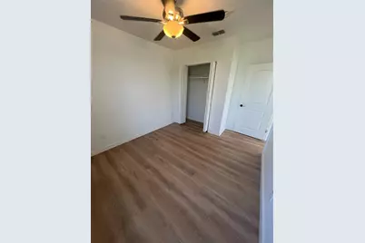 115 W Ila Street, Elgin, TX 78621 - Photo 11