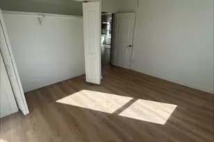 115 W Ila St, Elgin, TX 78621 - Photo 7