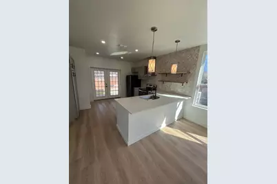 115 W Ila Street, Elgin, TX 78621 - Photo 3