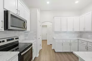 102 Bosque Dr, Hutto, TX 78634 - Photo 3