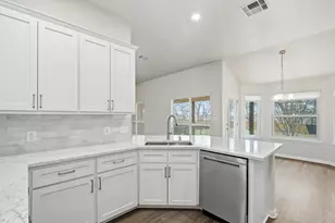 102 Bosque Dr, Hutto, TX 78634 - Photo 13