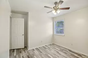 2810 Cypress Bend Cir, Bryan, TX 77801 - Photo 9