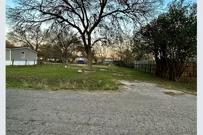 2011 Water Street, Bastrop, TX 78602 - Photo 1