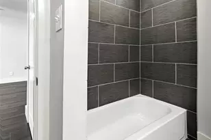 909 Reinli St, Austin, TX 78751 - Photo 15