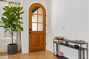 1004 Fiesta St, Austin, TX 78702 - Photo 7