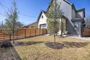 1004 Fiesta St, Austin, TX 78702 - Photo 35