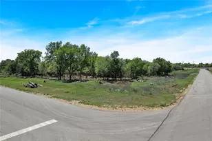 114 Empire St, Elgin, TX 78621 - Photo 33