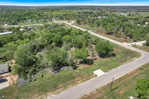 114 Empire St, Elgin, TX 78621 - Photo 5