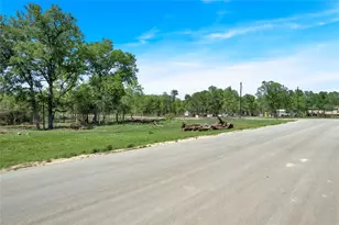 114 Empire St, Elgin, TX 78621 - Photo 35