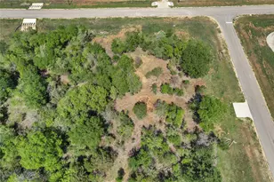 114 Empire St, Elgin, TX 78621 - Photo 21